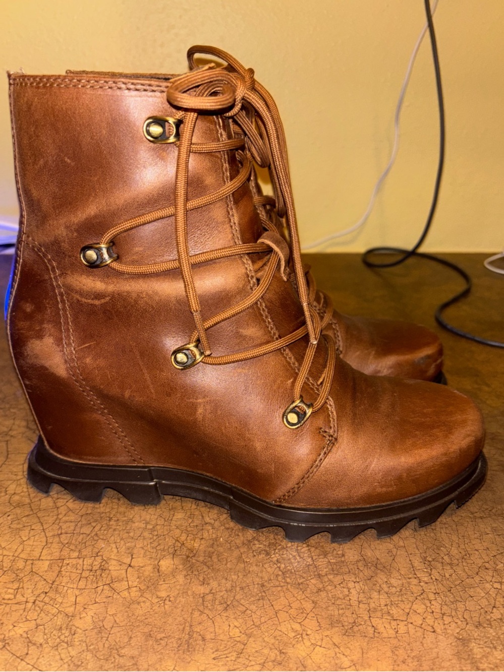 Sorel Women’s Joan of Arctic Wedge III Lace in Hazelnut Leather